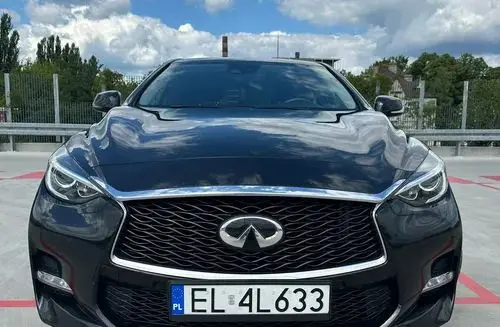 INFINITI Q30 