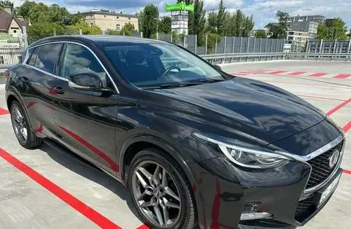 INFINITI Q30 