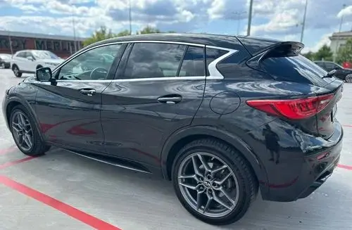 INFINITI Q30 