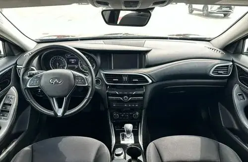 INFINITI Q30 