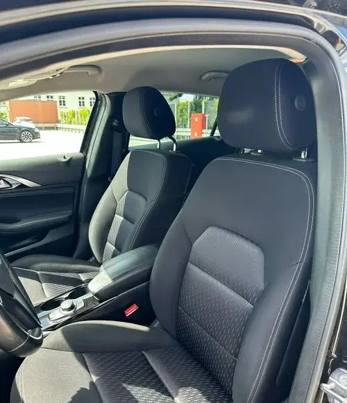 INFINITI Q30 