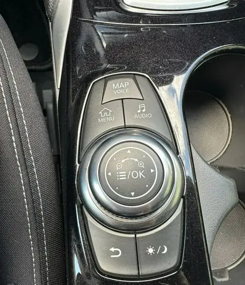 INFINITI Q30 