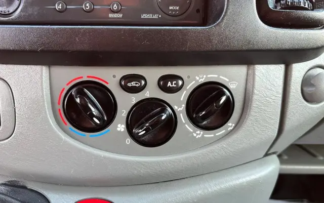 RENAULT Trafic II L2H1 