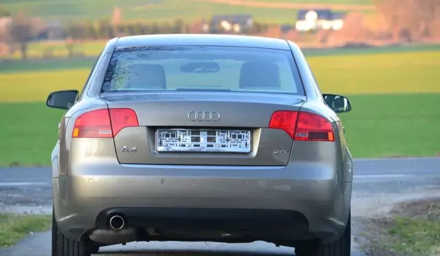 AUDI A4 