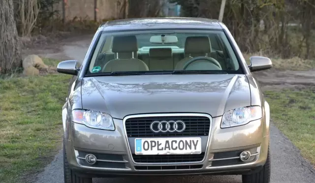 AUDI A4 