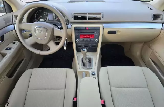 AUDI A4 