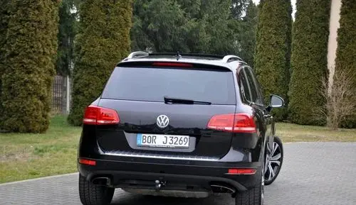 VOLKSWAGEN Touareg 