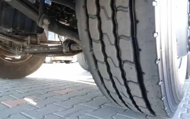 RENAULT C 430 / 8x4 / SKRZYNIOWY 7 M + HDS PALFINGER 33002 -wysów: 14,5 M / UDŹWIG 9800 KG / STEROWANIE RADIOWE / ROTATOR / EURO 6 