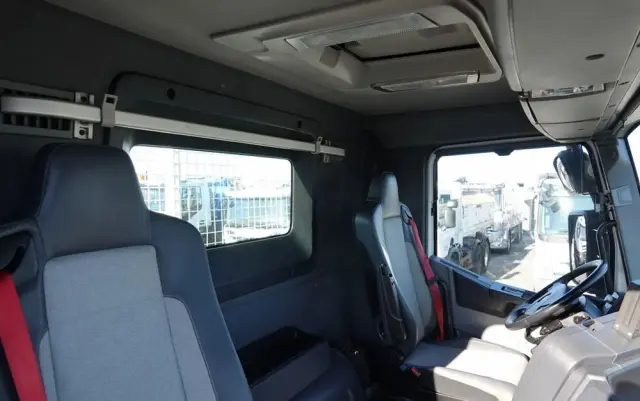 RENAULT C 430 / 8x4 / SKRZYNIOWY 7 M + HDS PALFINGER 33002 -wysów: 14,5 M / UDŹWIG 9800 KG / STEROWANIE RADIOWE / ROTATOR / EURO 6 