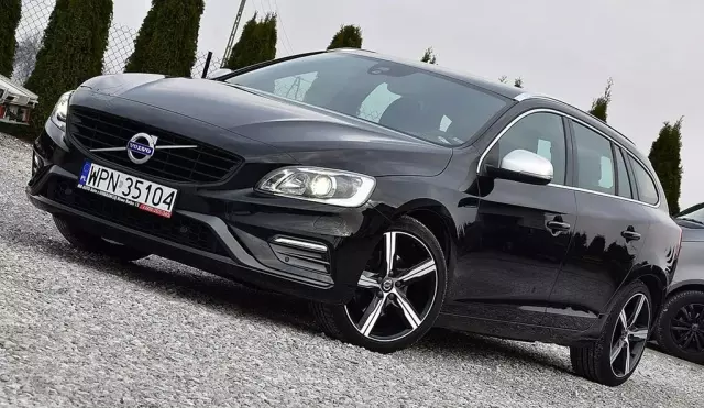 VOLVO V60 