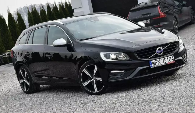 VOLVO V60 