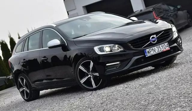 VOLVO V60 