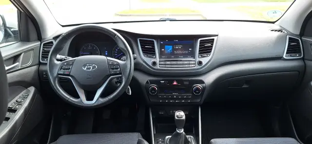HYUNDAI Tucson 