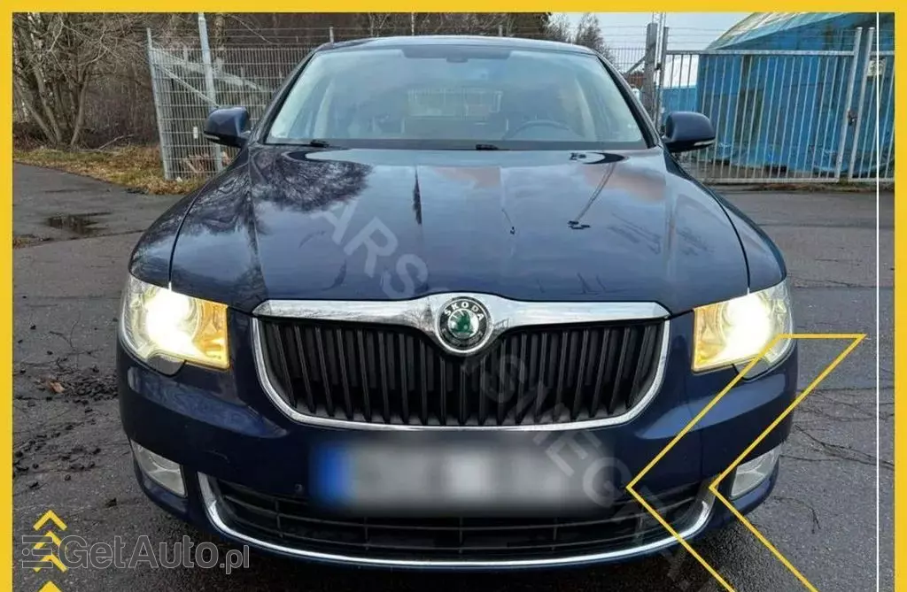 SKODA Superb 