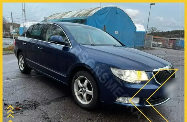 SKODA Superb 