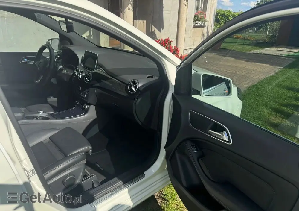 MERCEDES-BENZ Klasa B 250 4Matic 7G-DCT UrbanStyle Edition
