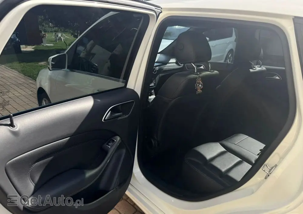 MERCEDES-BENZ Klasa B 250 4Matic 7G-DCT UrbanStyle Edition