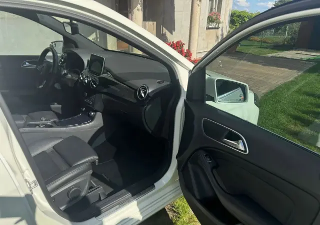 MERCEDES-BENZ Klasa B 250 4Matic 7G-DCT UrbanStyle Edition