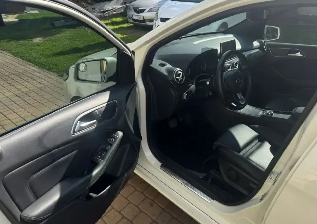 MERCEDES-BENZ Klasa B 250 4Matic 7G-DCT UrbanStyle Edition