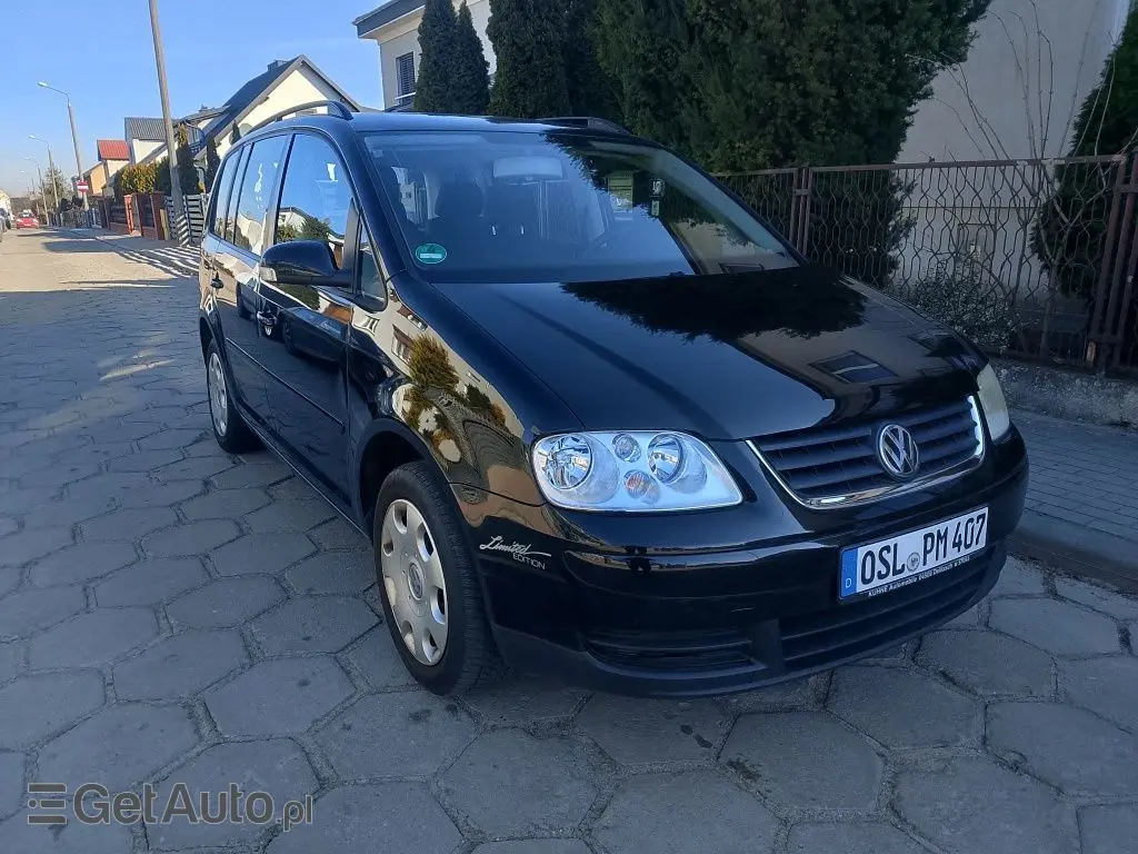 VOLKSWAGEN Touran 