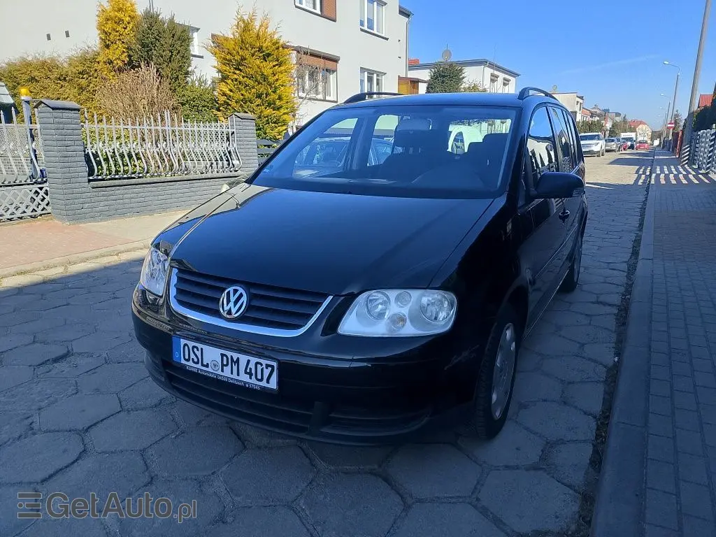 VOLKSWAGEN Touran 