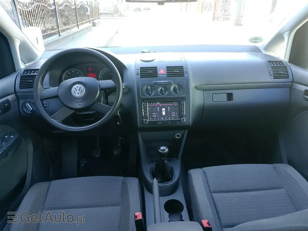 VOLKSWAGEN Touran 