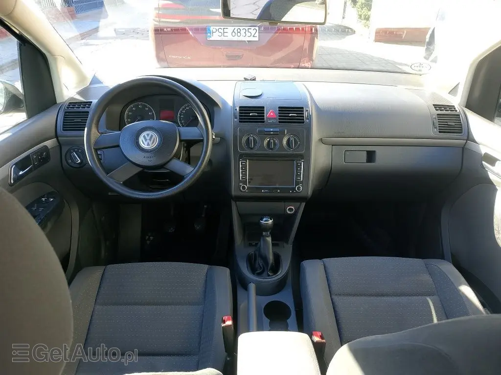 VOLKSWAGEN Touran 
