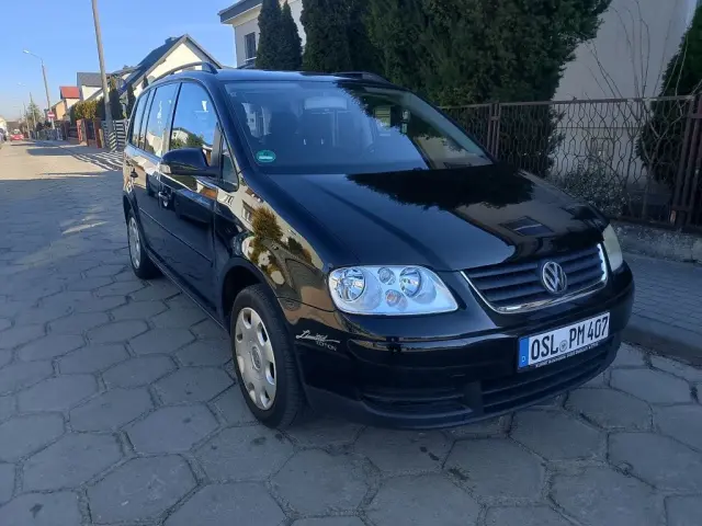VOLKSWAGEN Touran 