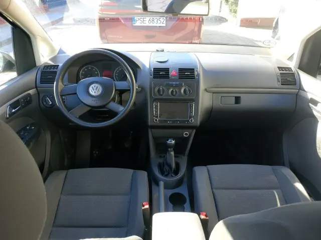 VOLKSWAGEN Touran 