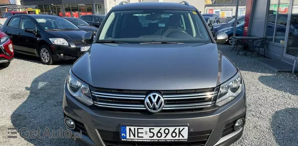 VOLKSWAGEN Tiguan 