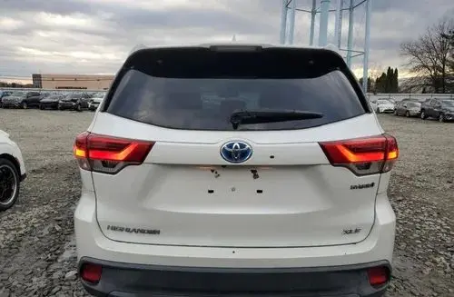 TOYOTA Highlander 