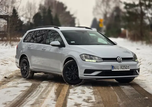 VOLKSWAGEN Golf 1.6 TDI Comfortline