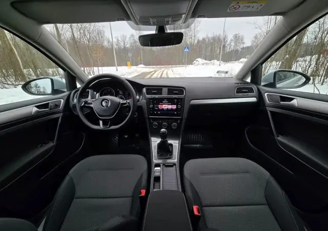 VOLKSWAGEN Golf 1.6 TDI Comfortline