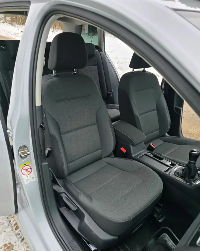 VOLKSWAGEN Golf 1.6 TDI Comfortline