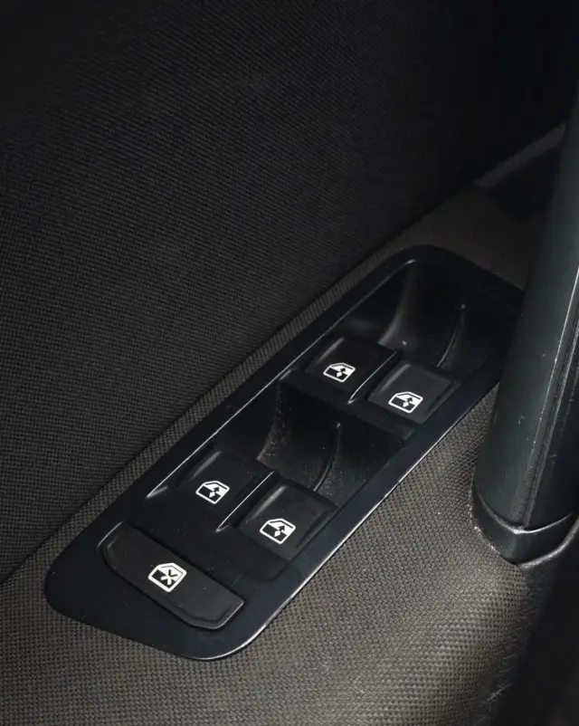 VOLKSWAGEN Golf 1.6 TDI Comfortline