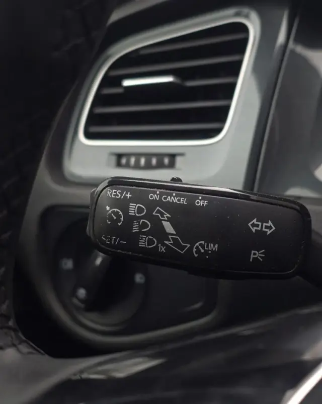 VOLKSWAGEN Golf 1.6 TDI Comfortline