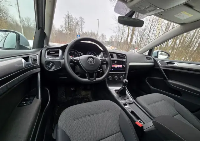 VOLKSWAGEN Golf 1.6 TDI Comfortline