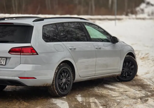 VOLKSWAGEN Golf 1.6 TDI Comfortline