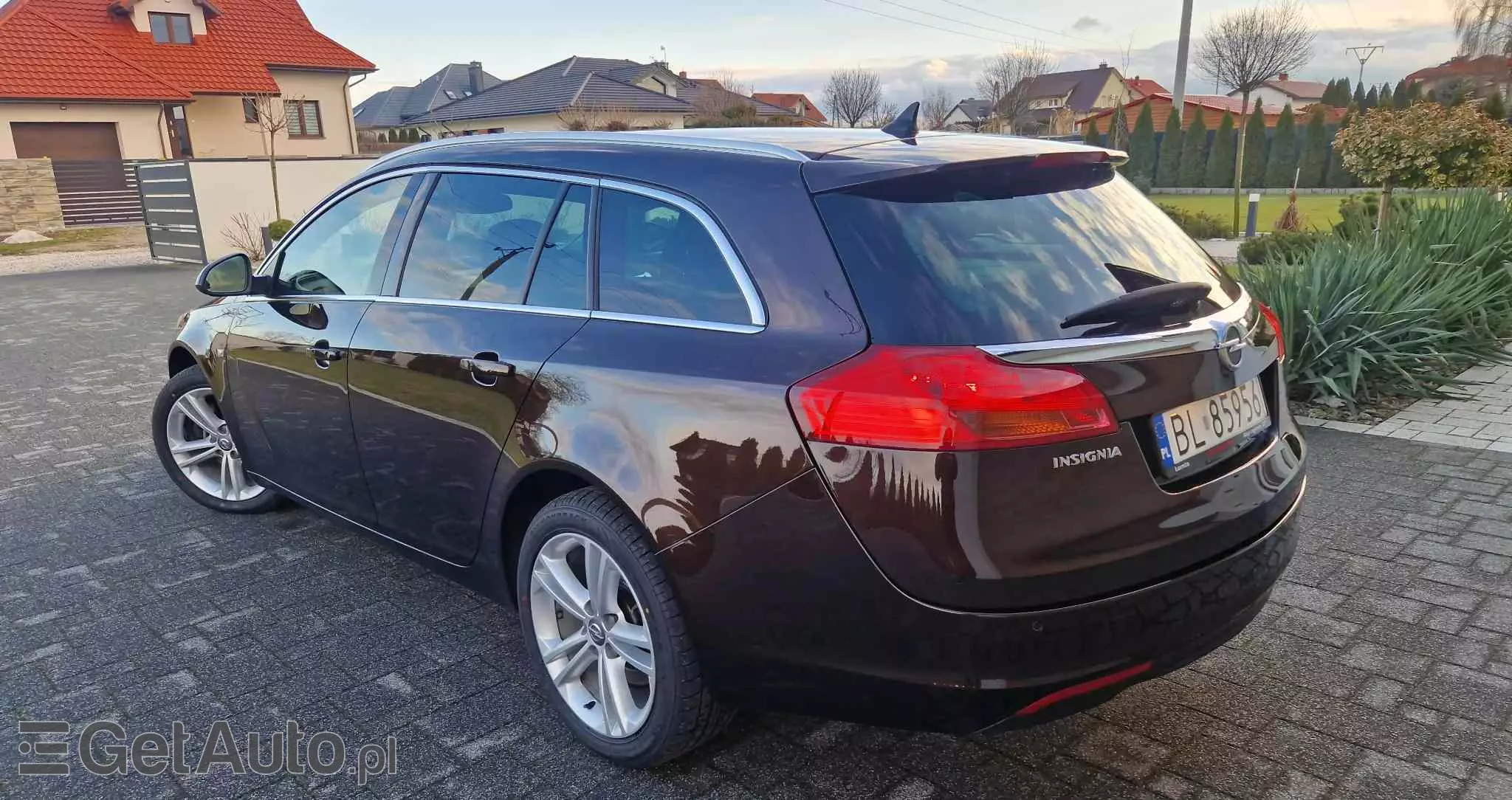 OPEL Insignia 2.0 CDTI Sports Tourer 4x4 Automatik Design Edition