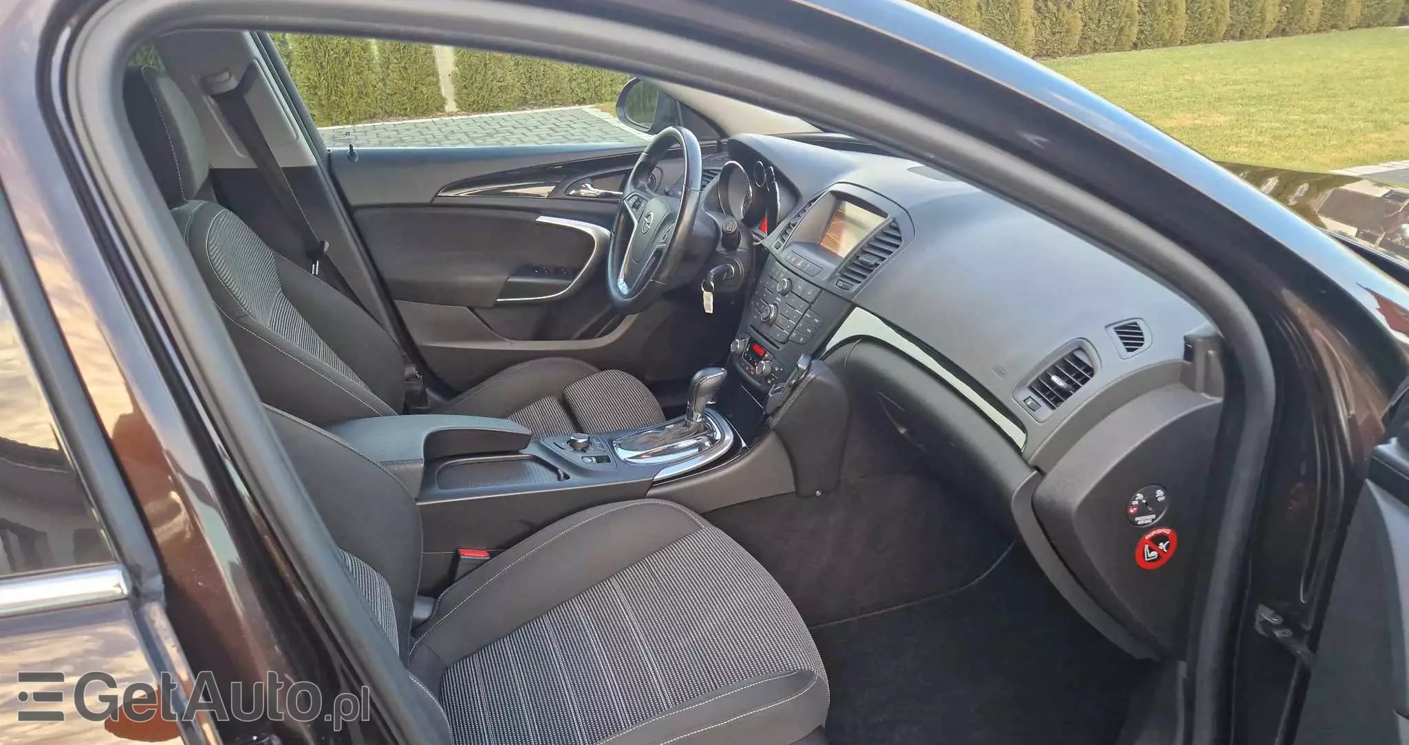 OPEL Insignia 2.0 CDTI Sports Tourer 4x4 Automatik Design Edition