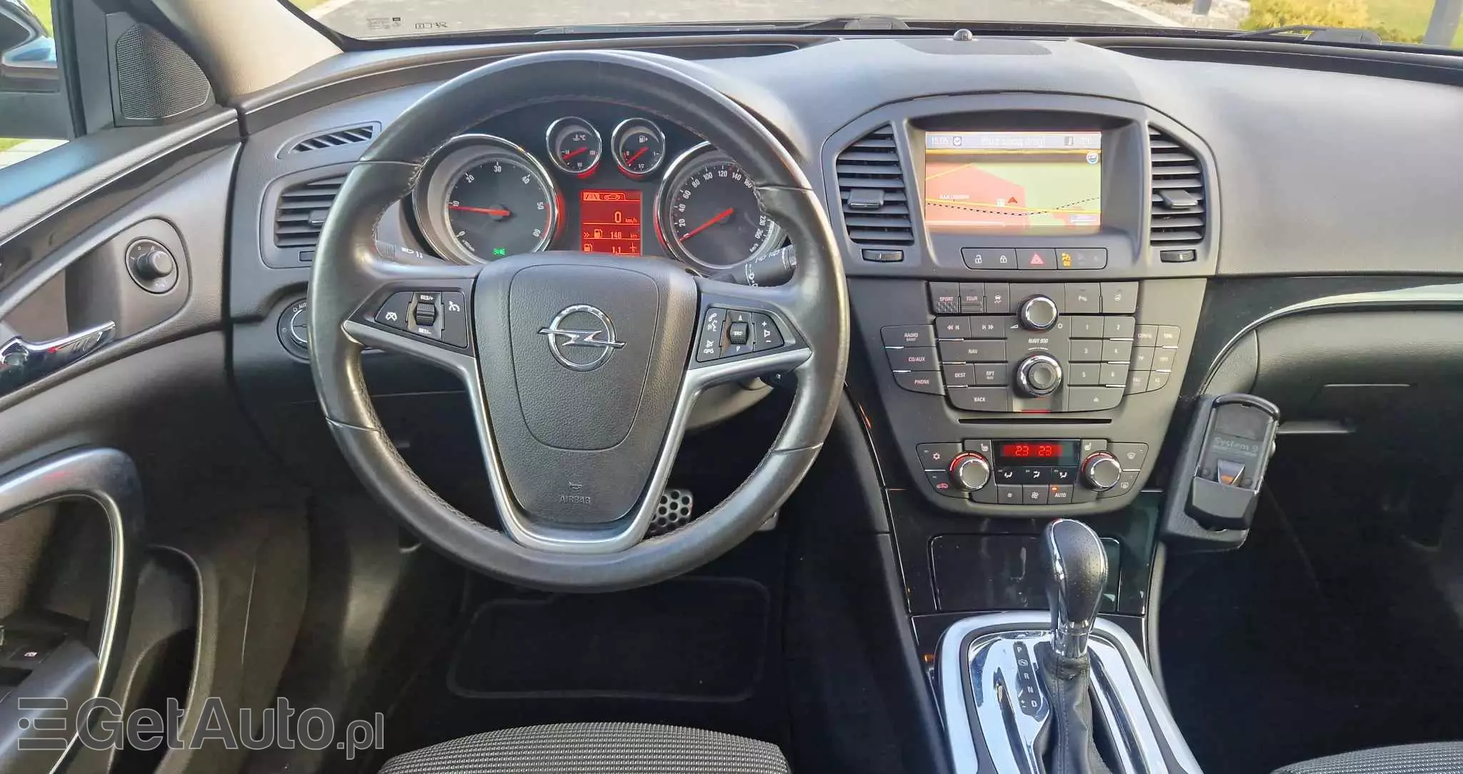 OPEL Insignia 2.0 CDTI Sports Tourer 4x4 Automatik Design Edition