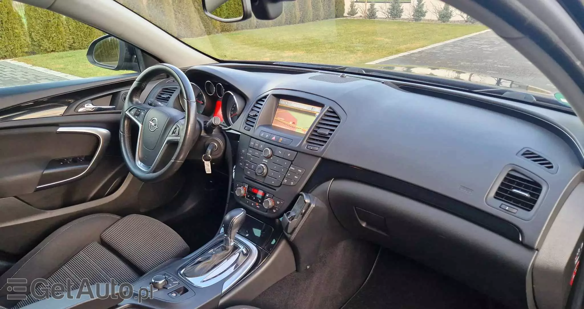 OPEL Insignia 2.0 CDTI Sports Tourer 4x4 Automatik Design Edition