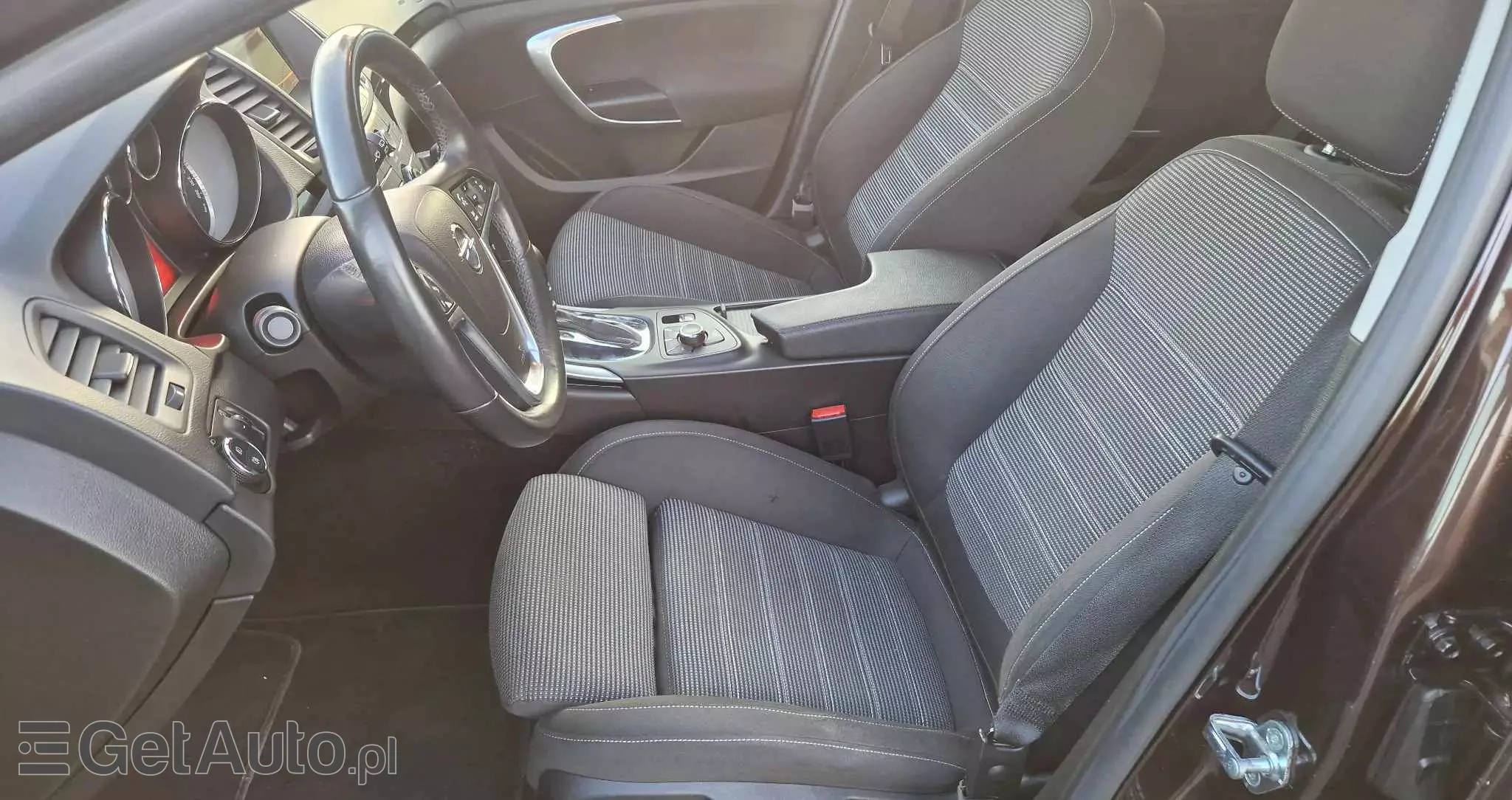 OPEL Insignia 2.0 CDTI Sports Tourer 4x4 Automatik Design Edition