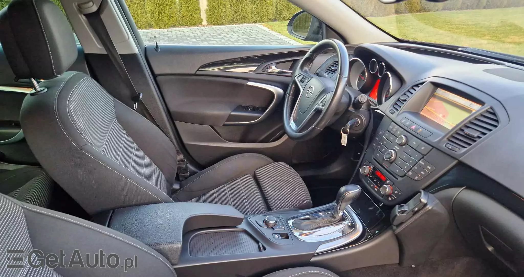 OPEL Insignia 2.0 CDTI Sports Tourer 4x4 Automatik Design Edition