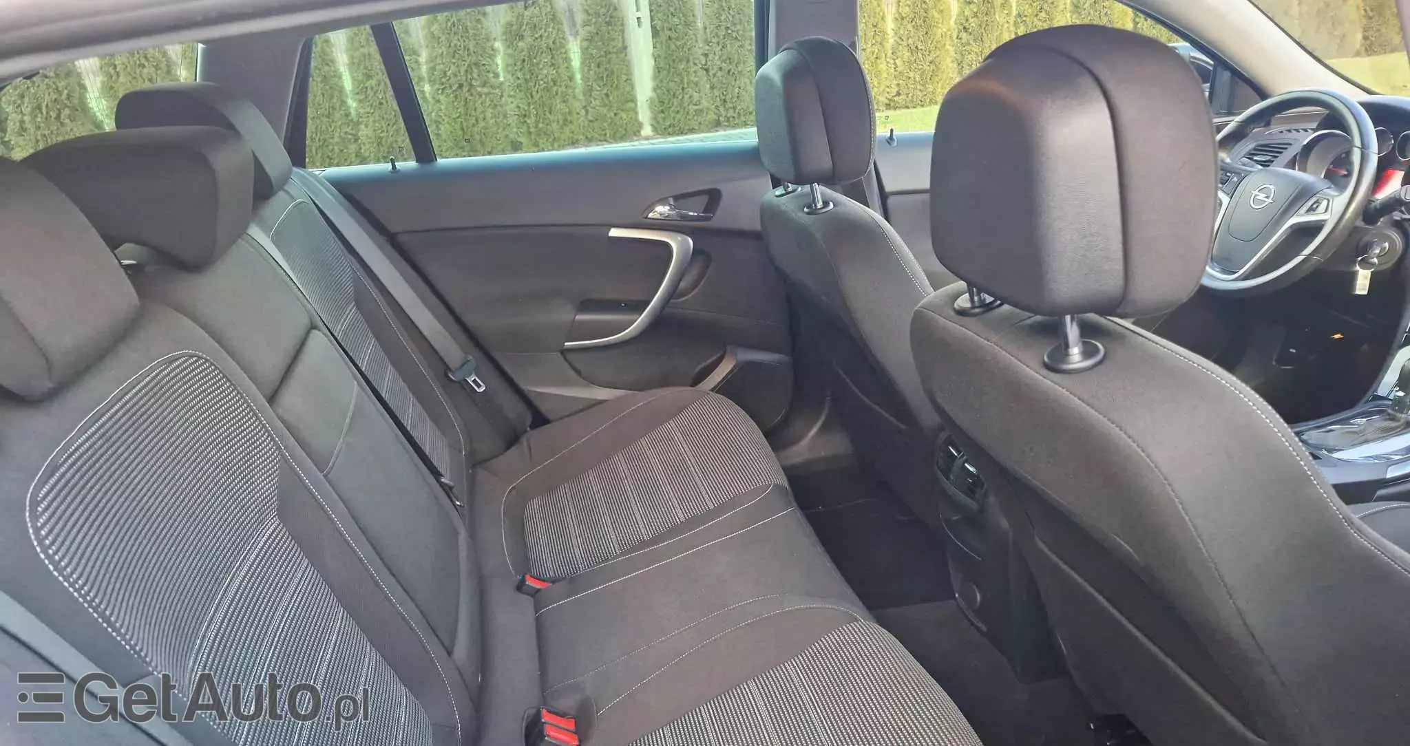 OPEL Insignia 2.0 CDTI Sports Tourer 4x4 Automatik Design Edition