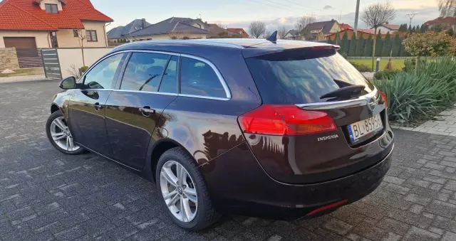 OPEL Insignia 2.0 CDTI Sports Tourer 4x4 Automatik Design Edition
