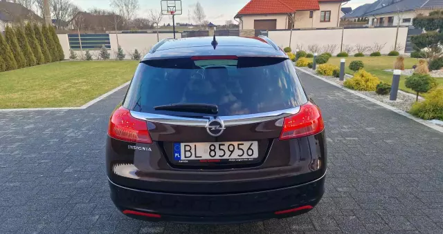 OPEL Insignia 2.0 CDTI Sports Tourer 4x4 Automatik Design Edition