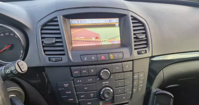 OPEL Insignia 2.0 CDTI Sports Tourer 4x4 Automatik Design Edition