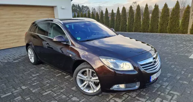 OPEL Insignia 2.0 CDTI Sports Tourer 4x4 Automatik Design Edition