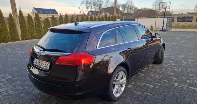 OPEL Insignia 2.0 CDTI Sports Tourer 4x4 Automatik Design Edition